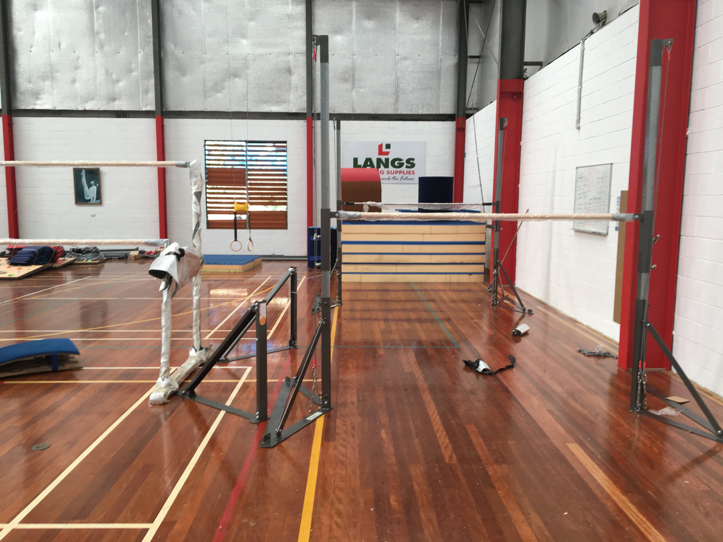 Horizontal Bars Training Style with area saver systems